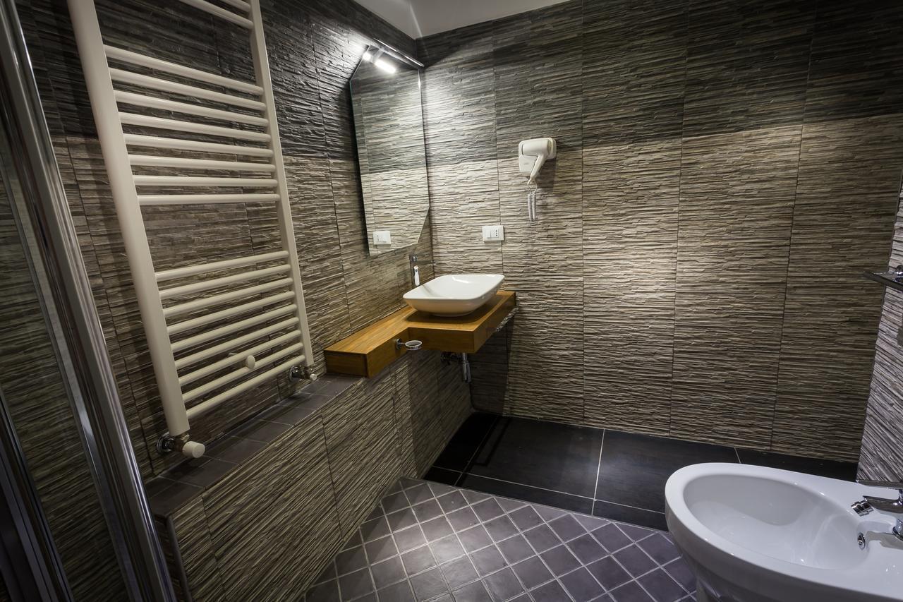 Large Double Room,596277771:JPEG